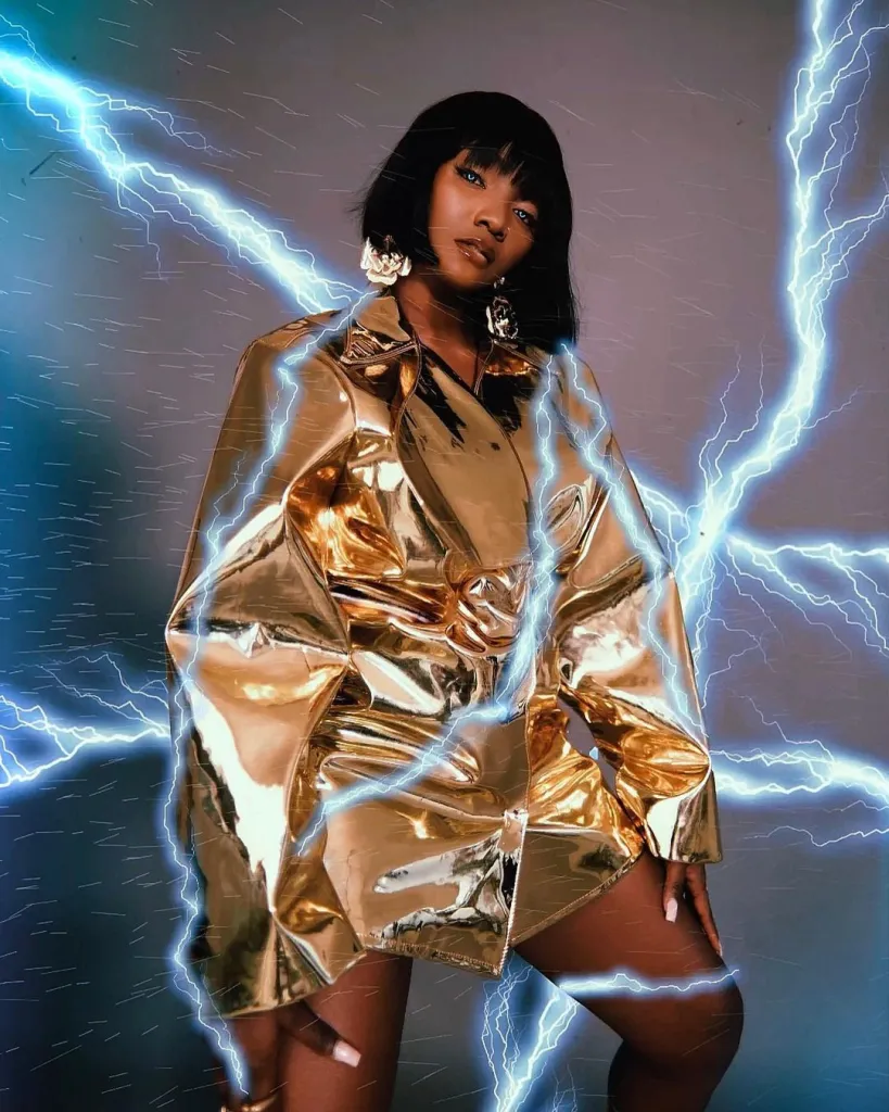 Simi – Naked Wire Simi – Naked Wire