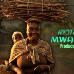 Nyota Ndogo – Mwanamke